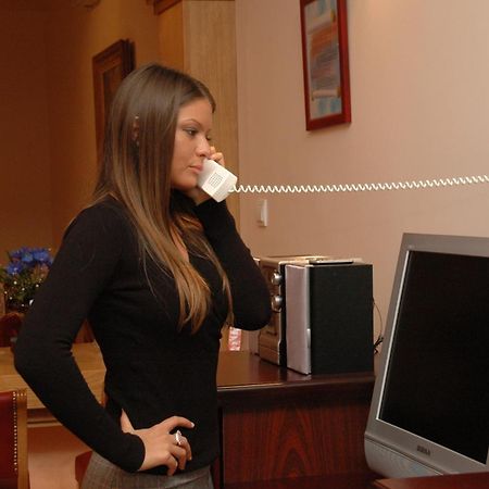 Hotel Tehnograd クラリエボ エクステリア 写真