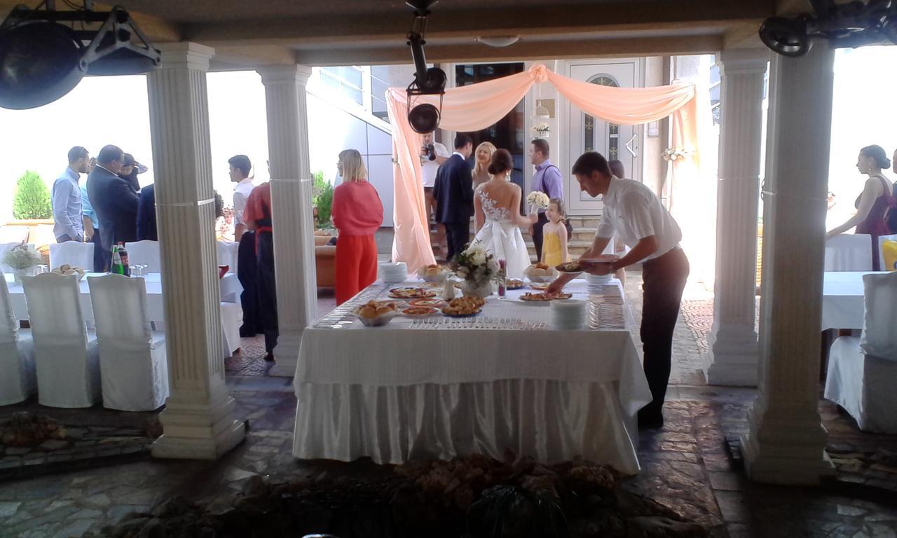 Hotel Tehnograd クラリエボ エクステリア 写真